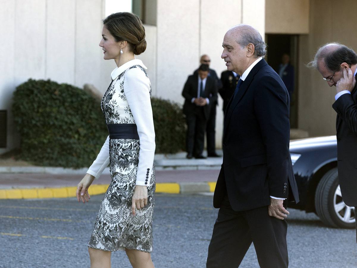 La Reina preside la entrega de la bandera de España a la Policía Nacional