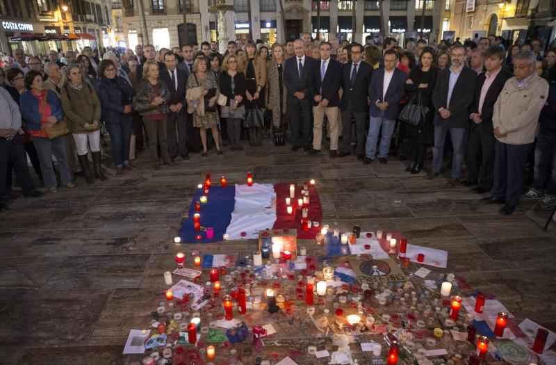 La plaza de la Constitución, en silencio por París