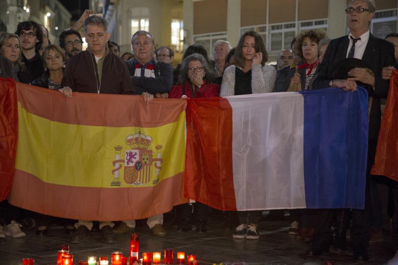 La plaza de la Constitución, en silencio por París
