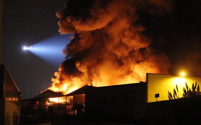 Incendio en el polígono El Viso