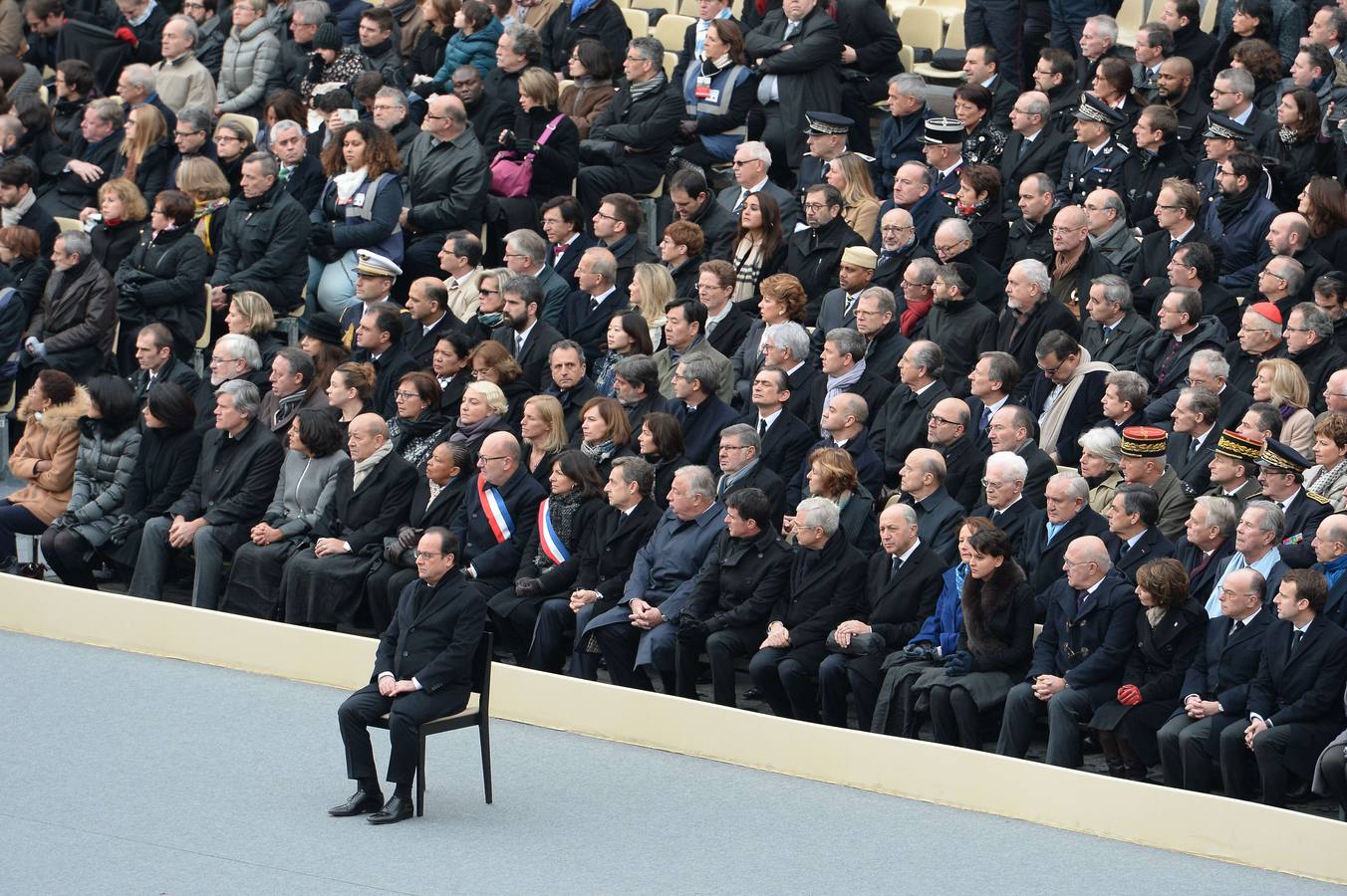 París rinde homenaje a las víctimas de los atentados