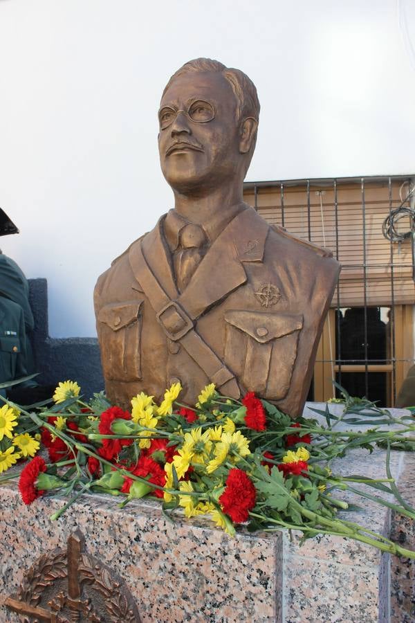 Homenaje al comandante Benítez en El Burgo