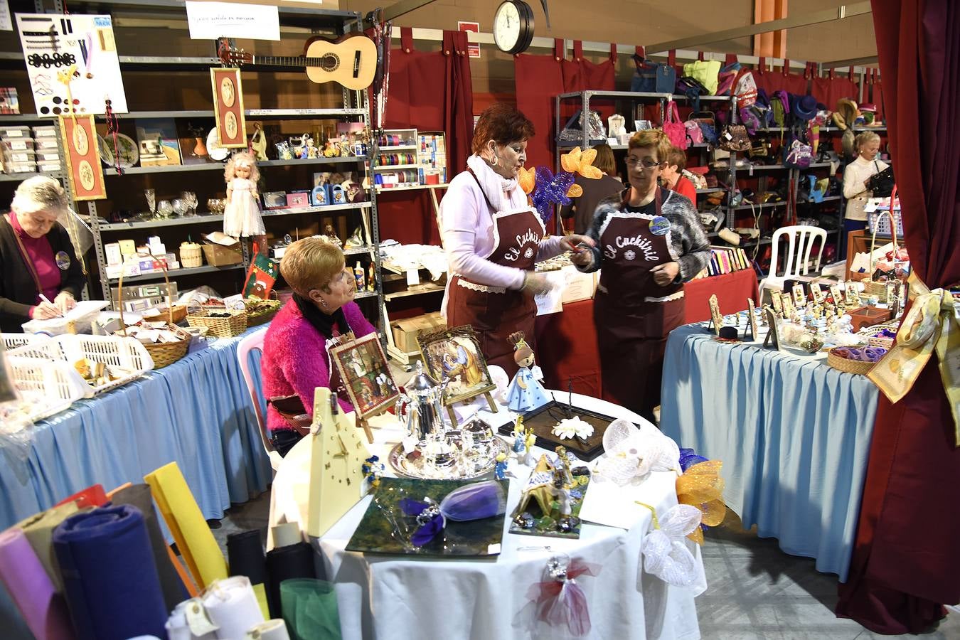 Fotos de la inauguración del Rastrillo de Nuevo Futuro