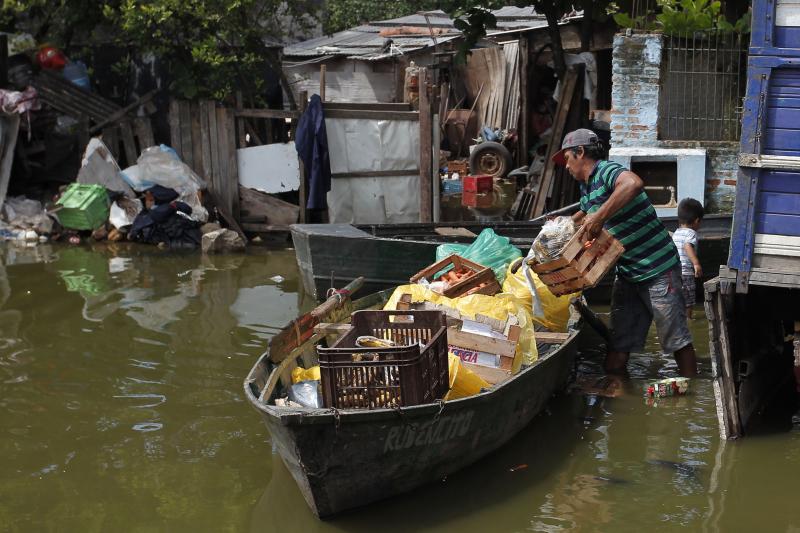 Asunción, bajo las aguas