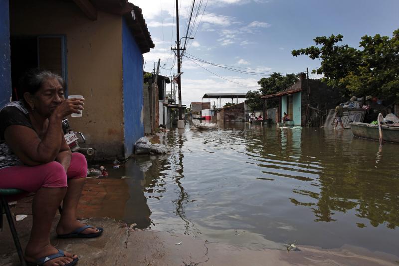 Asunción, bajo las aguas