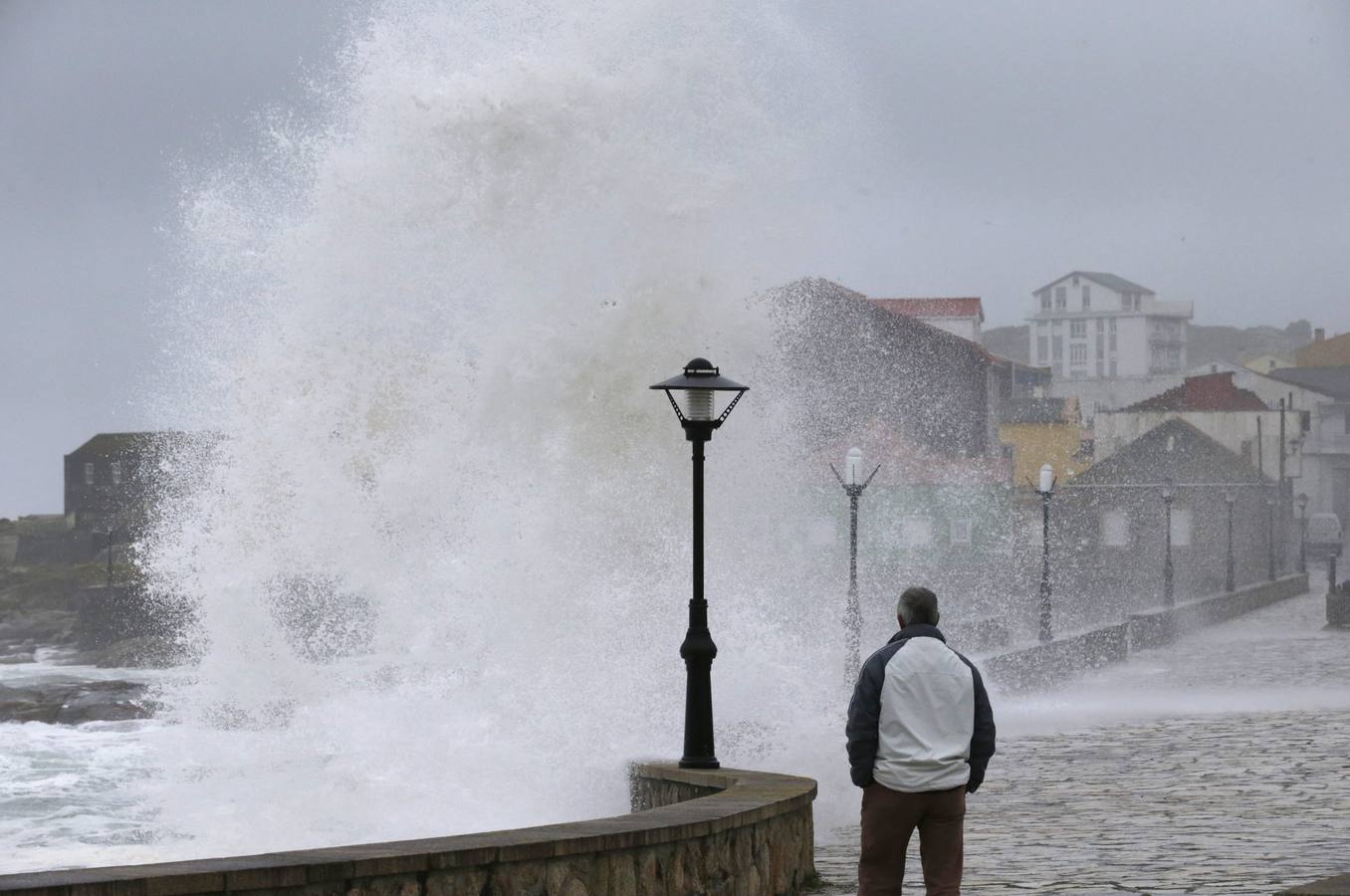 Alerta roja en las costas de A Coruña