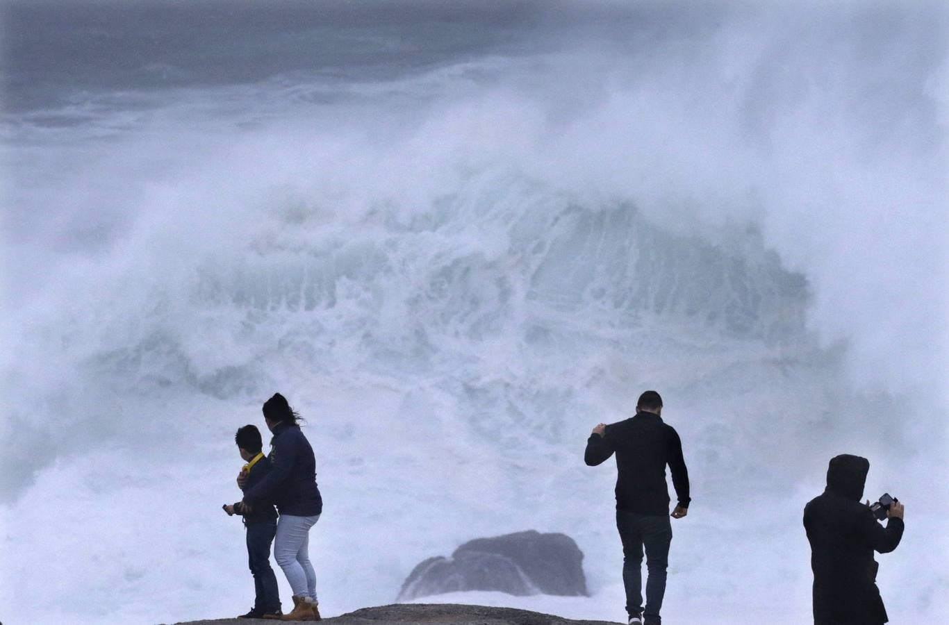 Alerta roja en las costas de A Coruña