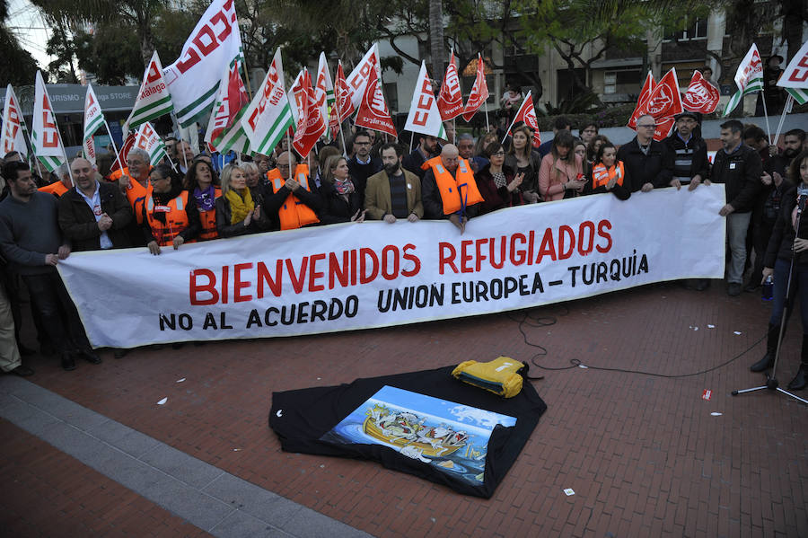 Fotos de la concentración en Málaga a favor de los refugiados