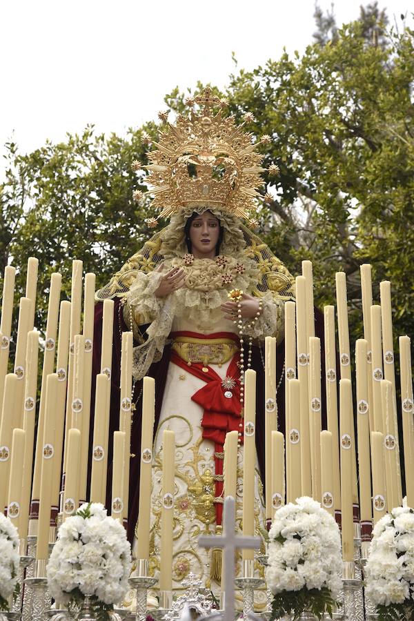 Fotos de los traslados y procesiones del Viernes de Dolores 2016 (I)