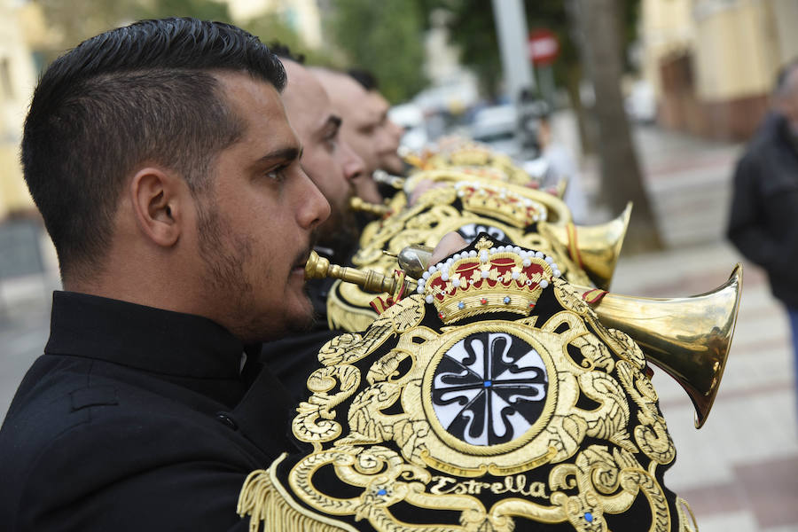 Fotos de los traslados y procesiones del Viernes de Dolores 2016 (I)