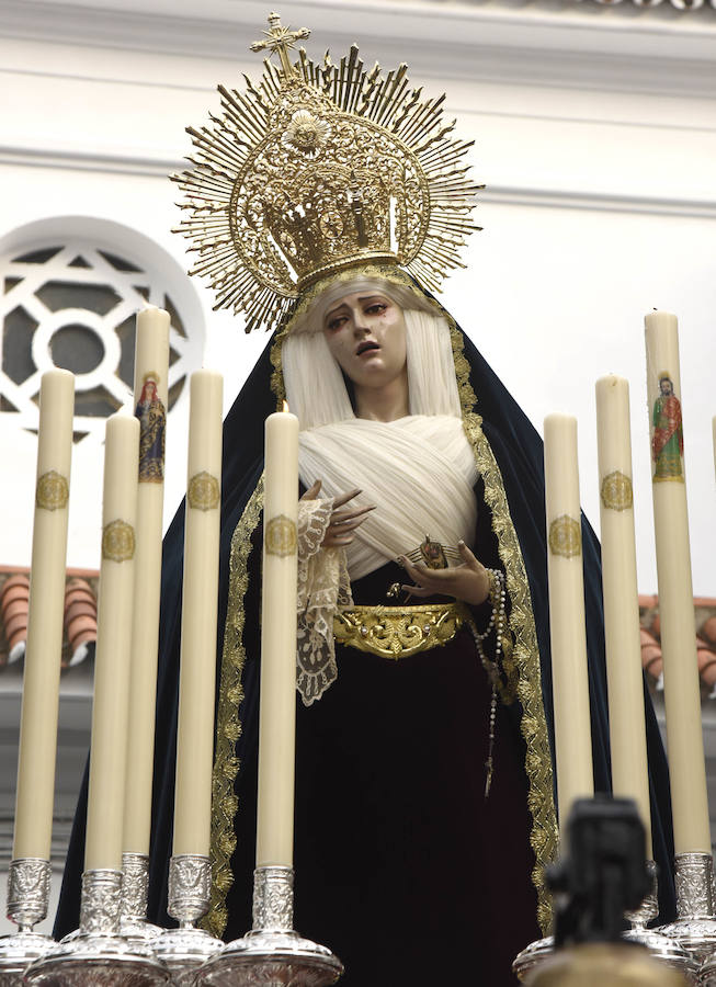 Fotos de los traslados y procesiones del Viernes de Dolores 2016 (I)