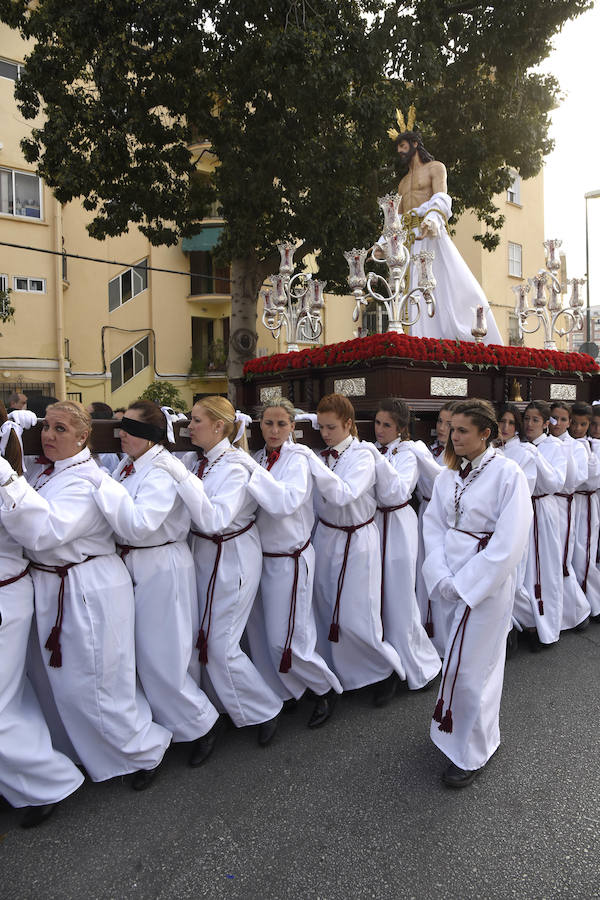 Fotos de los traslados y procesiones del Viernes de Dolores (II)