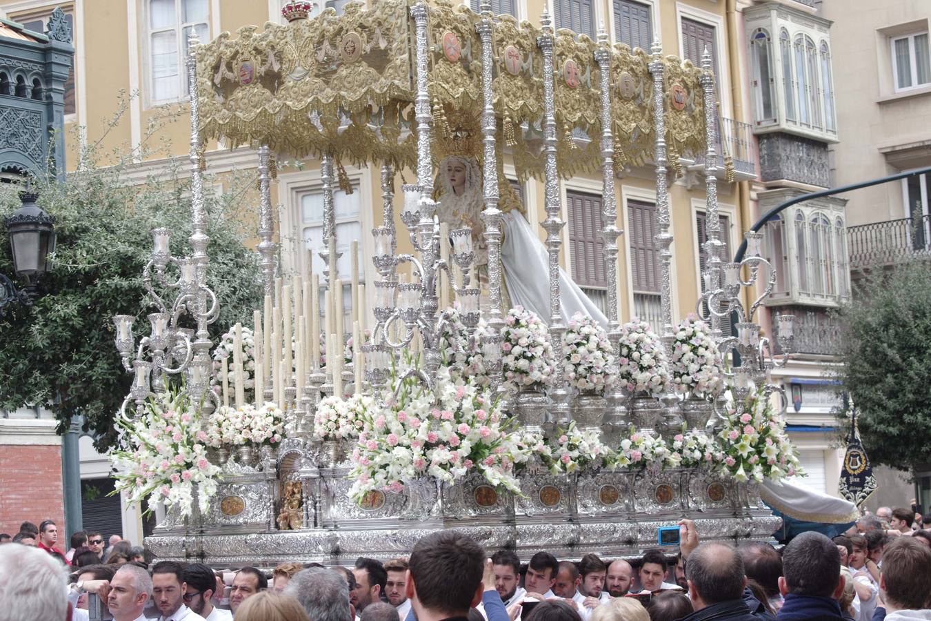 El Resucitado, en procesión en Málaga