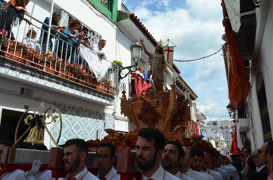 Así ha sido la procesión del Resucitado en Nerja