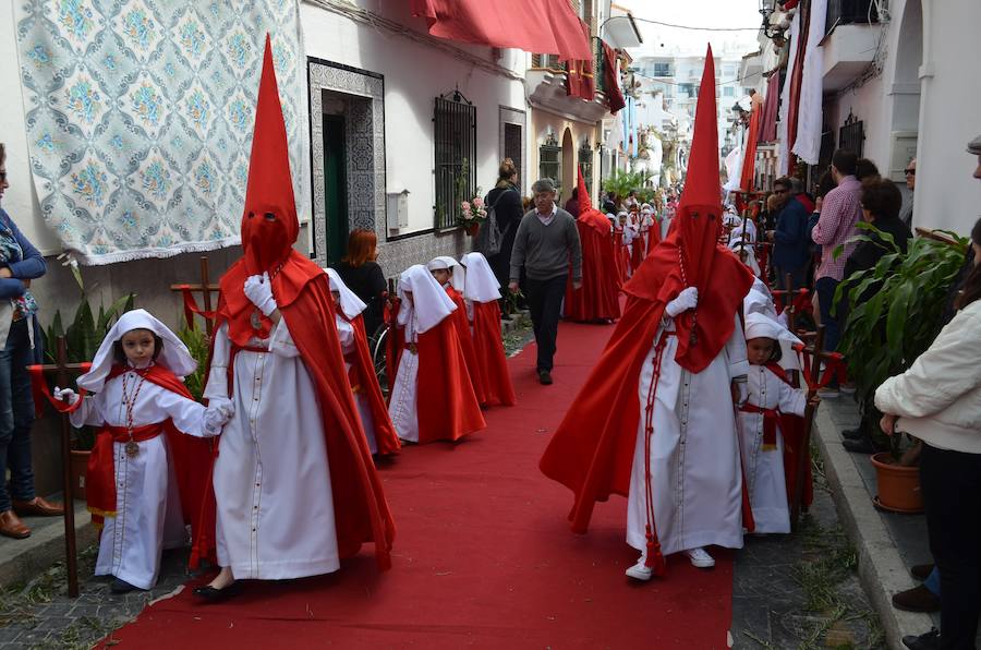 Así ha sido la procesión del Resucitado en Nerja