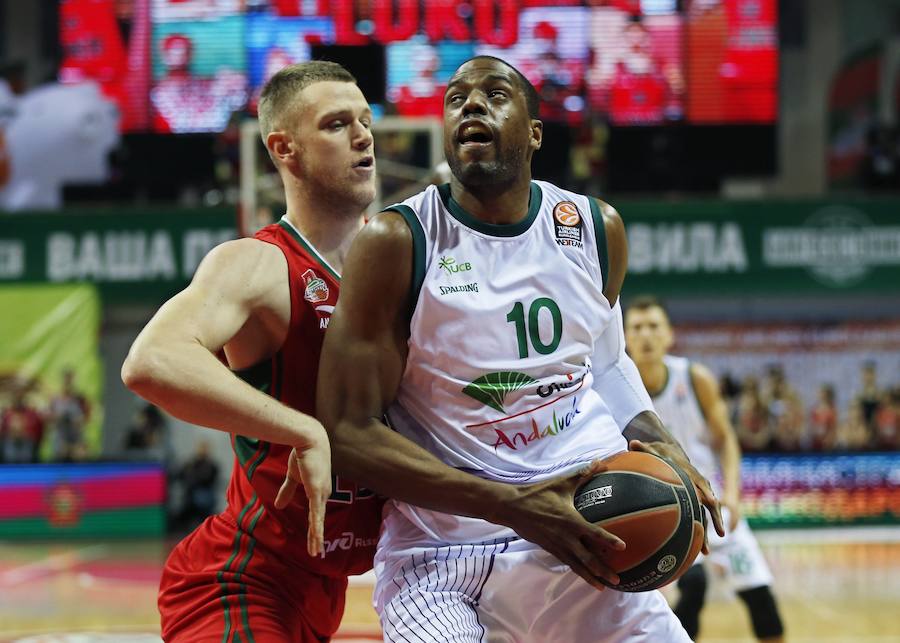 Fotos de la derrota del Unicaja ante el Lokomotiv