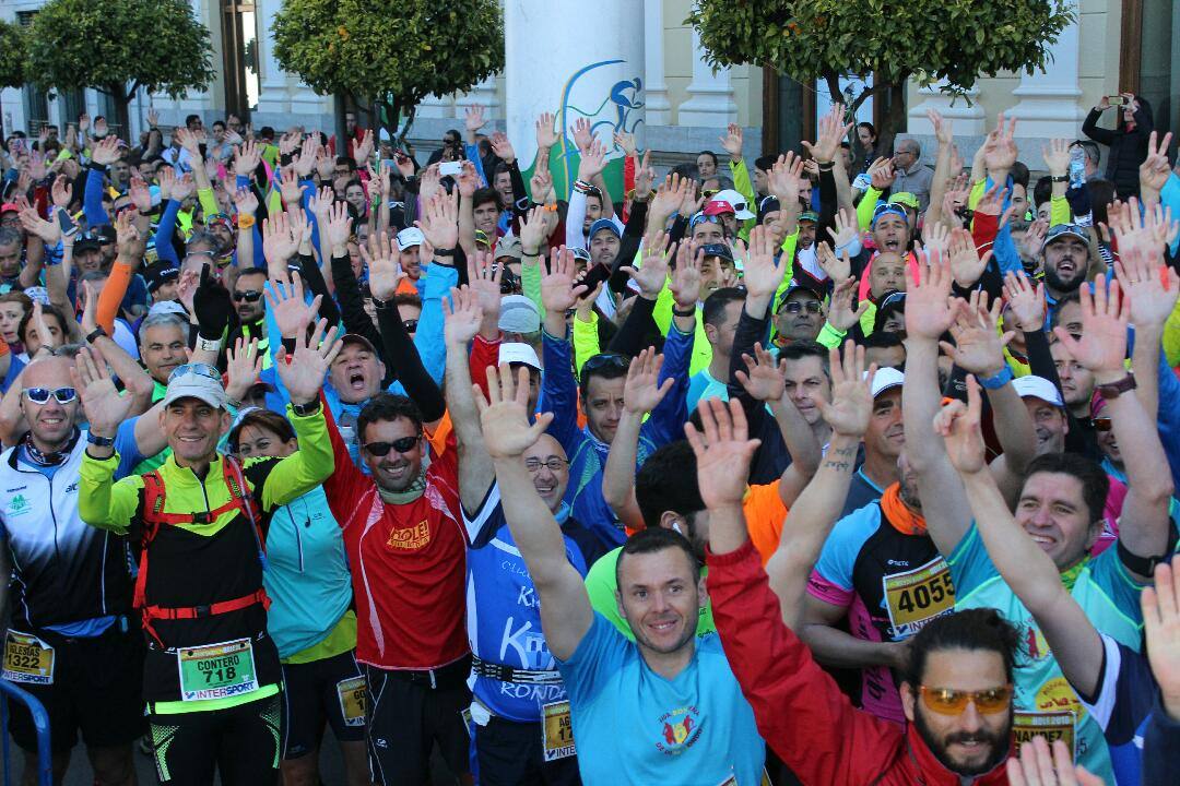 Ronda celebra el XII HOLE, una carrera que homenajea la labor del Tercio en la organización de los 101 kilómetros en mayo