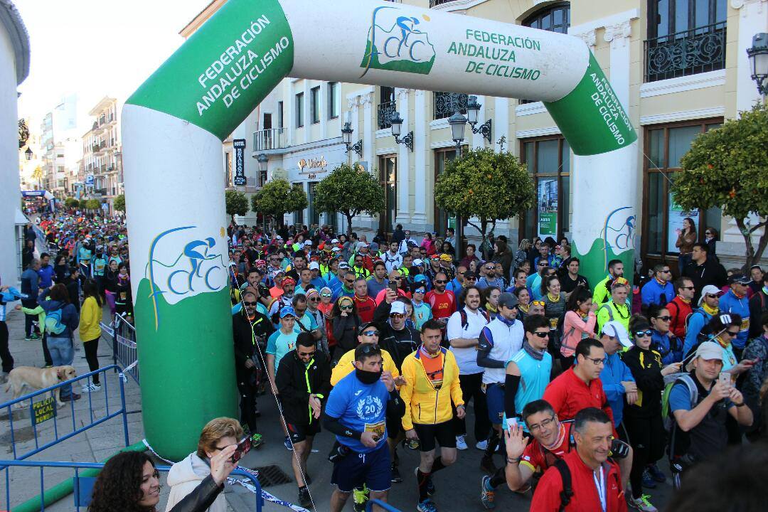 Ronda celebra el XII HOLE, una carrera que homenajea la labor del Tercio en la organización de los 101 kilómetros en mayo