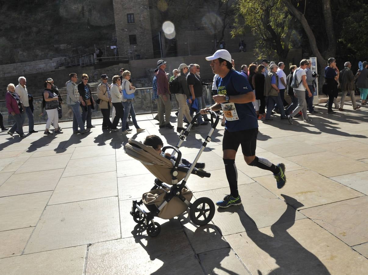 Miles de corredores participan en la Media Maratón de Málaga