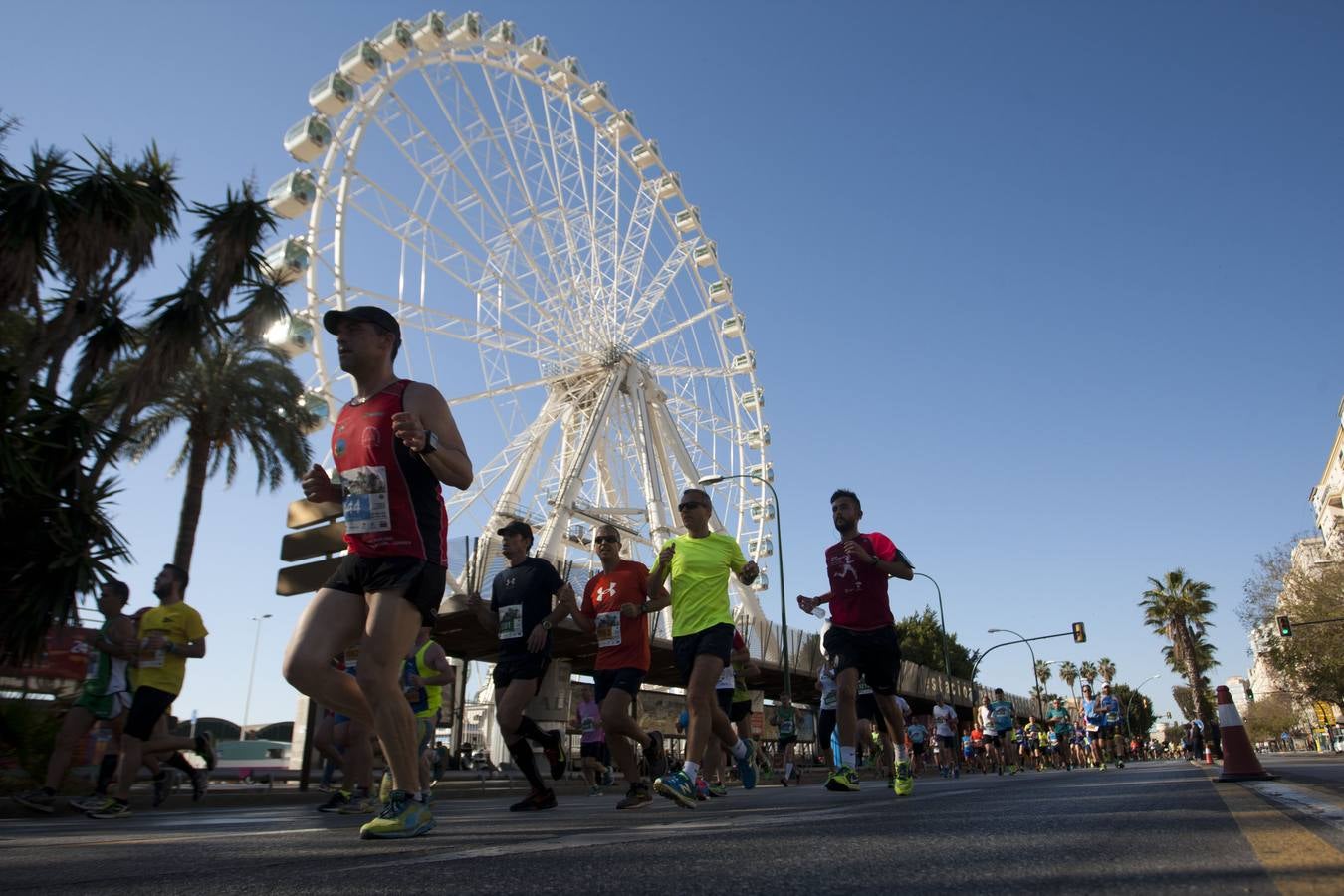 Más de 7.000 corredores participan en la Media Maratón de Málaga