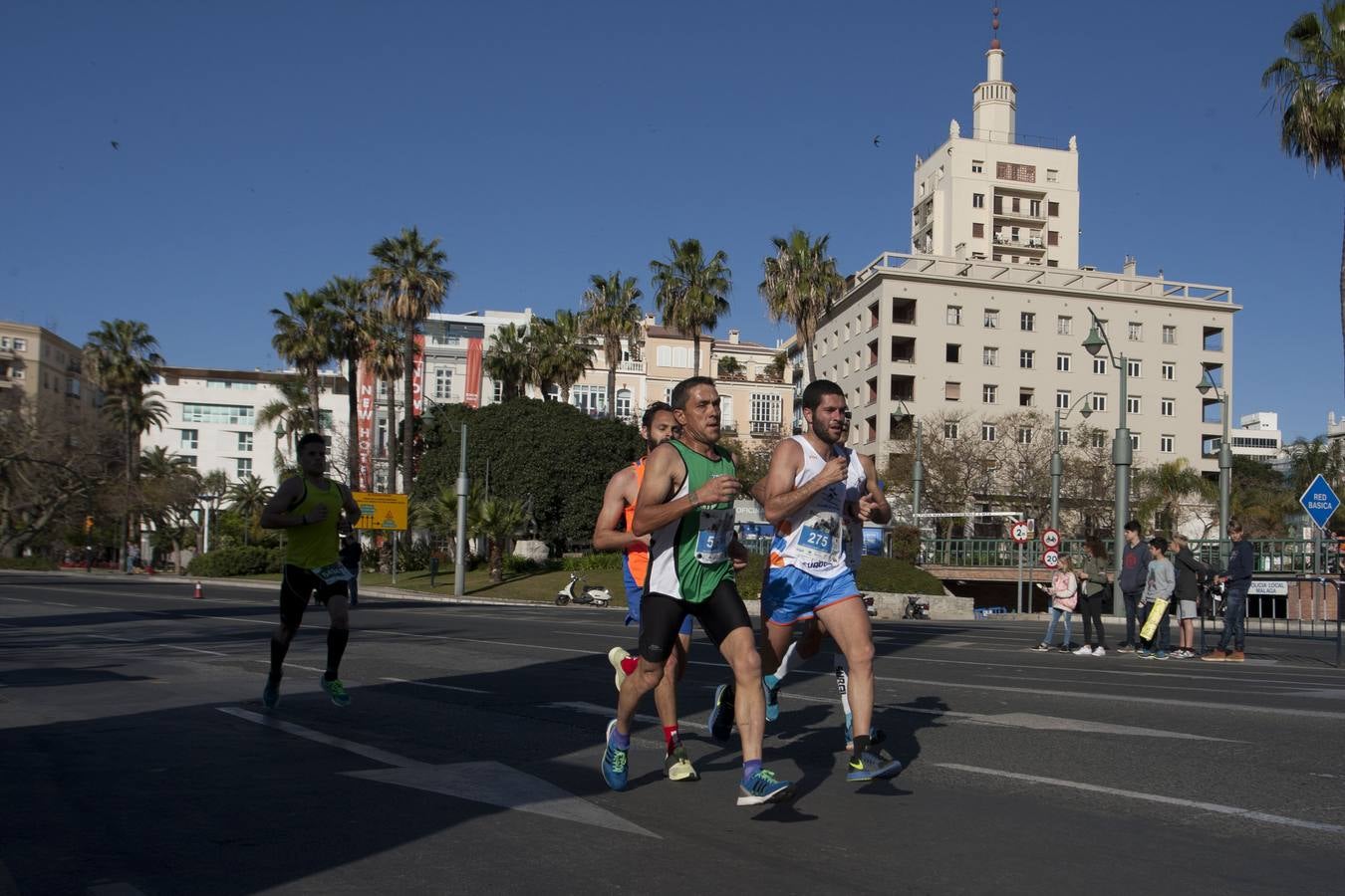 Más de 7.000 corredores participan en la Media Maratón de Málaga