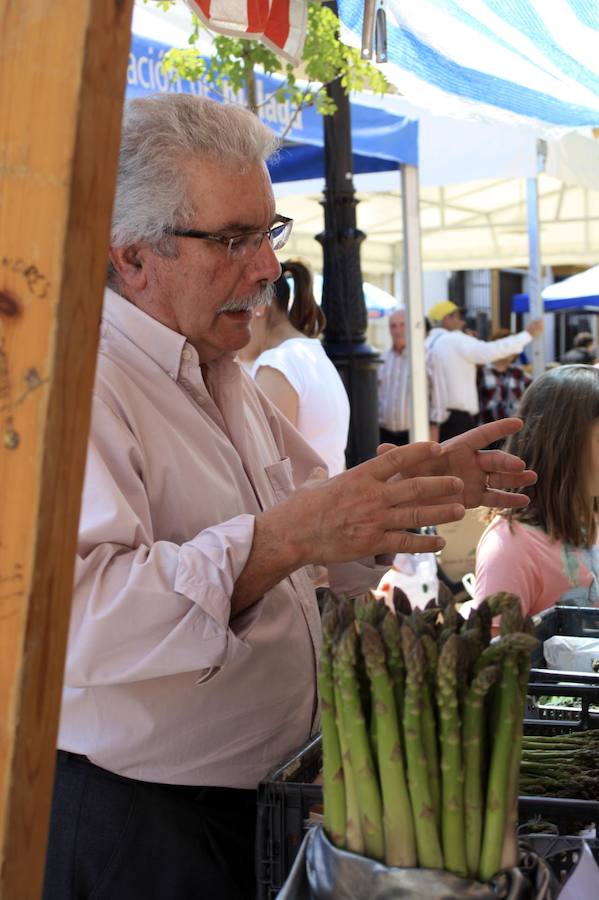 La Feria del Espárrago de Sierra de Yeguas, en imágenes