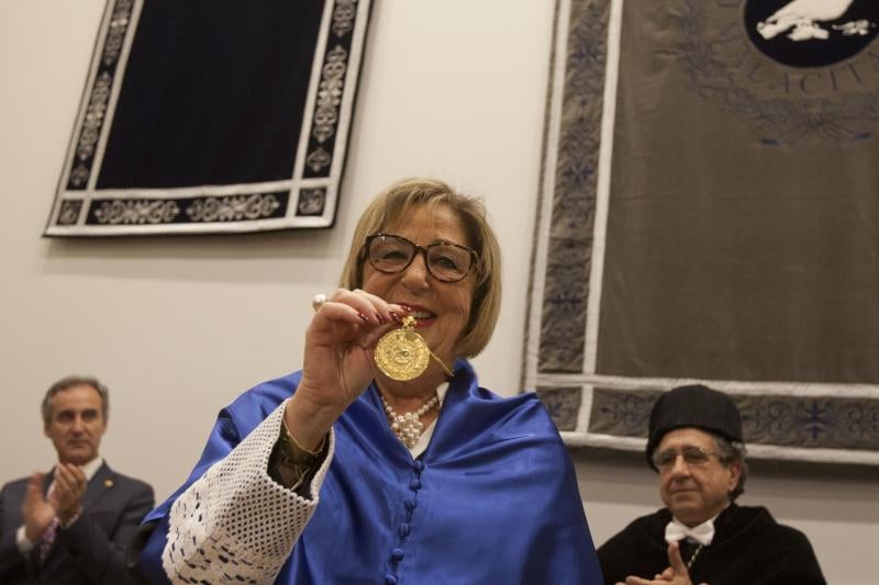 Adelaida de la Calle recibe la Medalla de Oro de la UMA