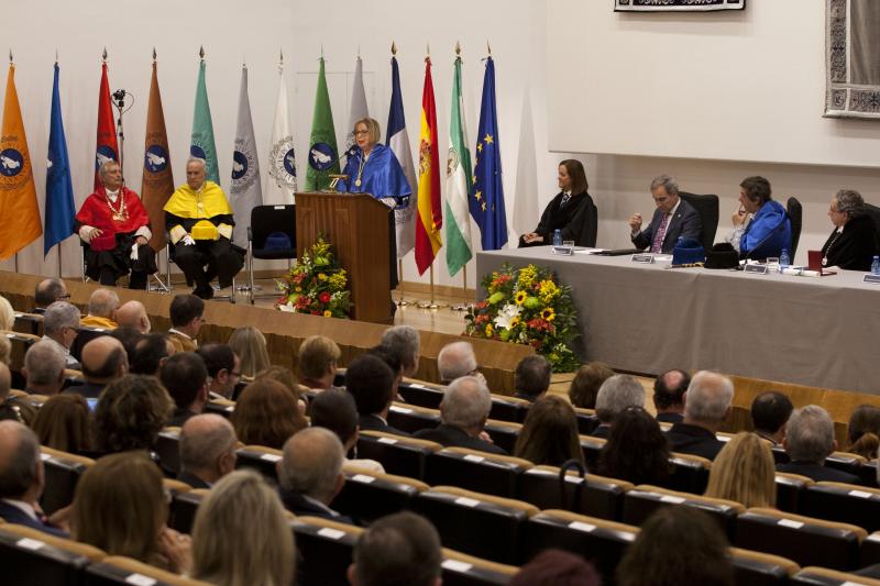 Adelaida de la Calle recibe la Medalla de Oro de la UMA