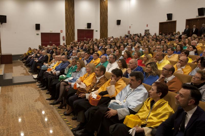 Adelaida de la Calle recibe la Medalla de Oro de la UMA