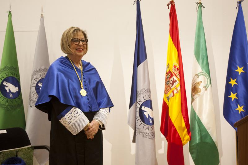 Adelaida de la Calle recibe la Medalla de Oro de la UMA