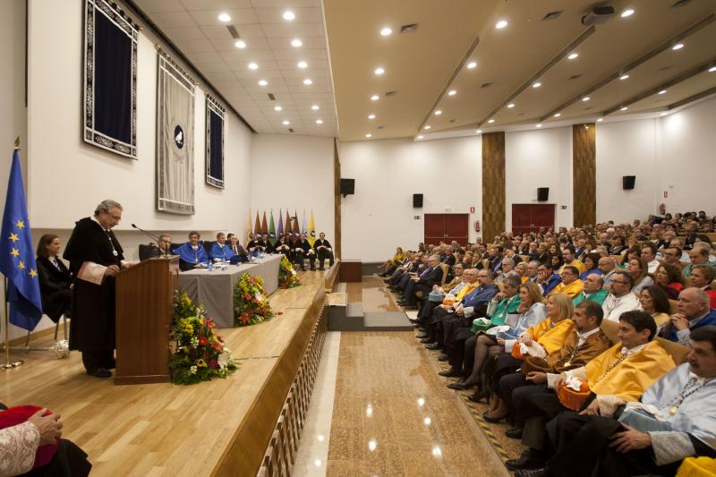 Adelaida de la Calle recibe la Medalla de Oro de la UMA