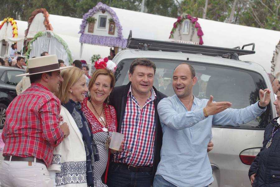 Los romeros malagueños se preparan para ir al Rocío, en fotos