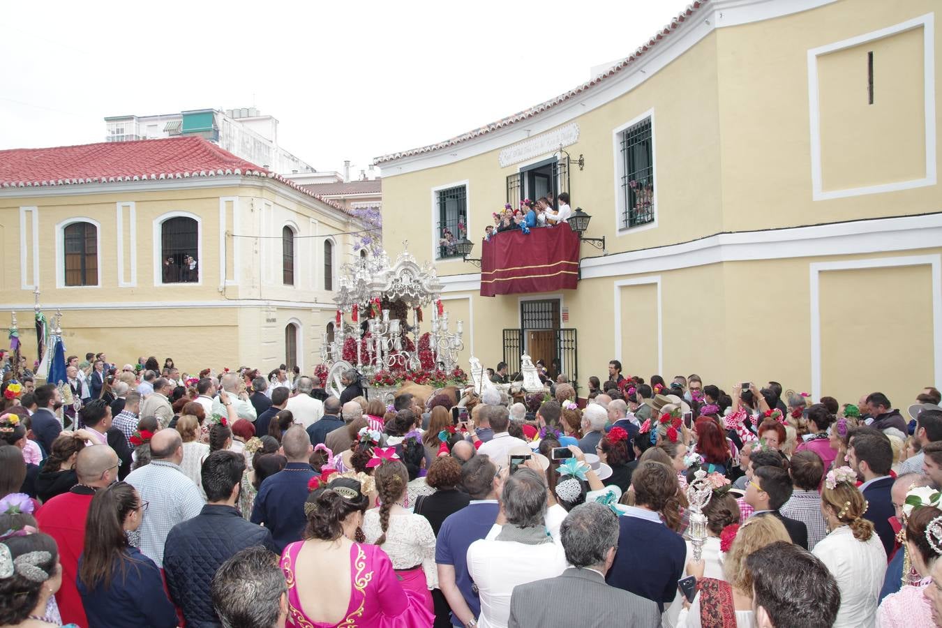 La Hermandad de Málaga parte hacia el Rocío