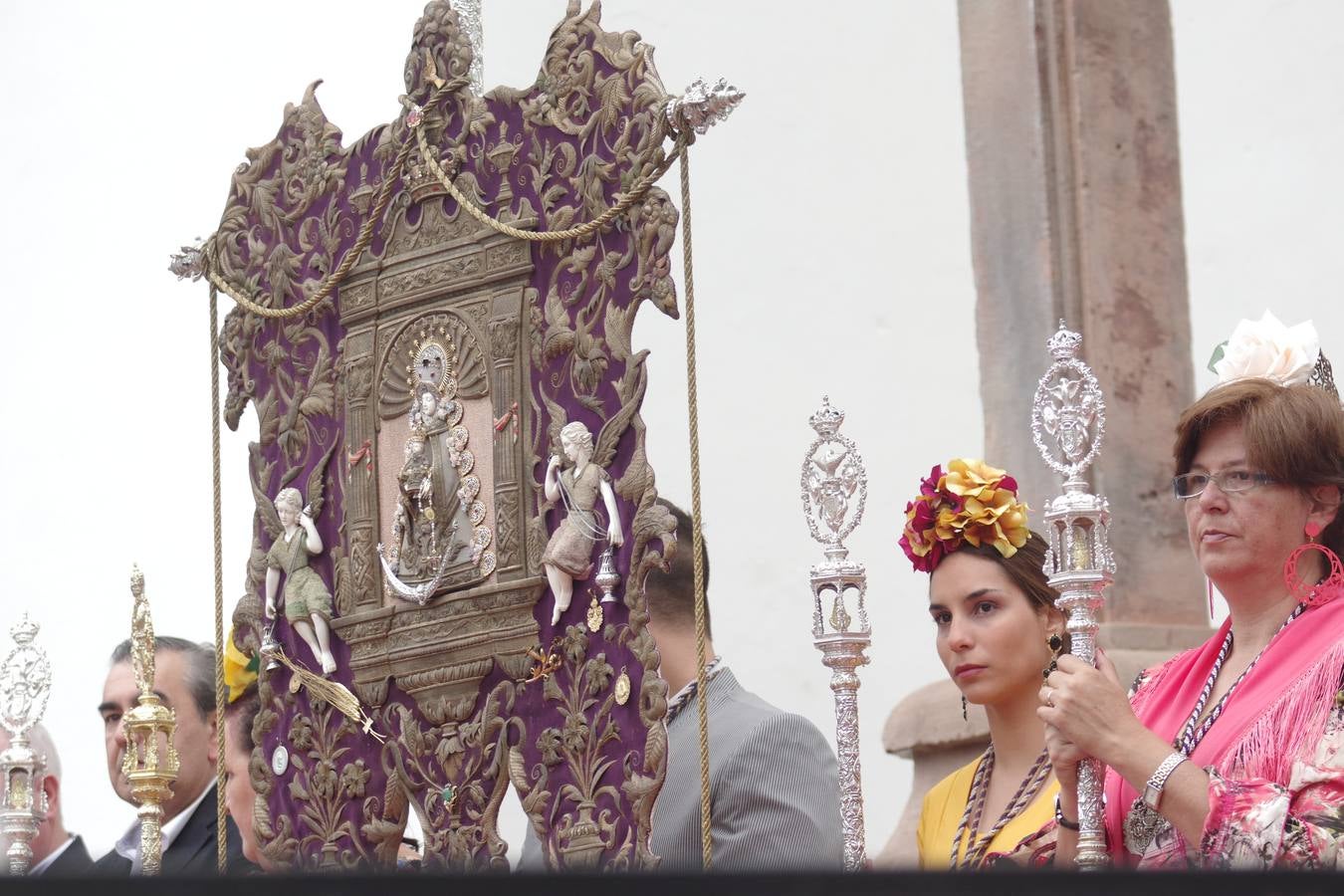 La Hermandad de Málaga parte hacia el Rocío