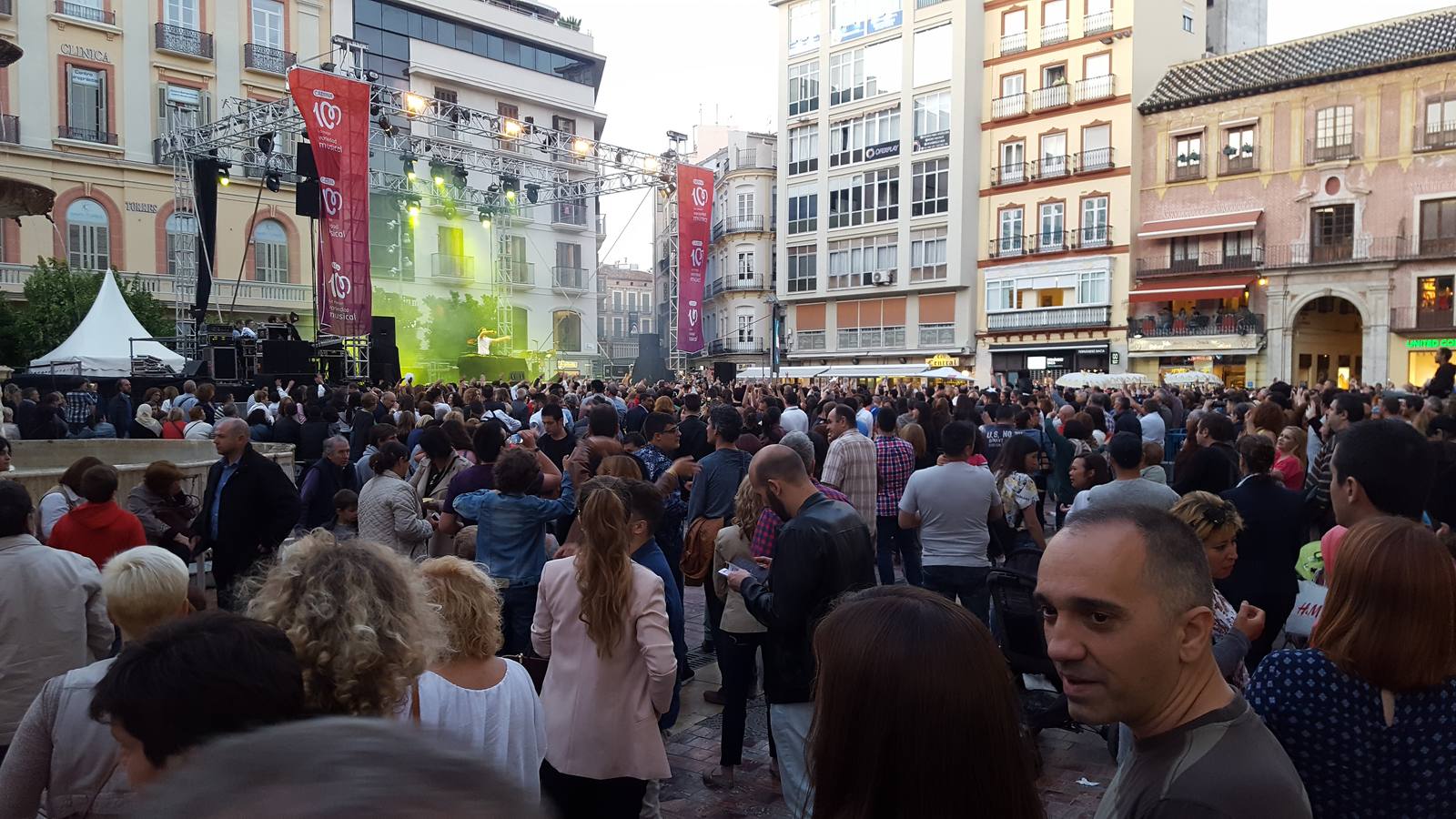 Noche en Blanco de colas y estrellas en Málaga