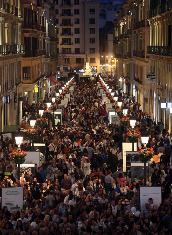 Noche en Blanco de colas y estrellas en Málaga