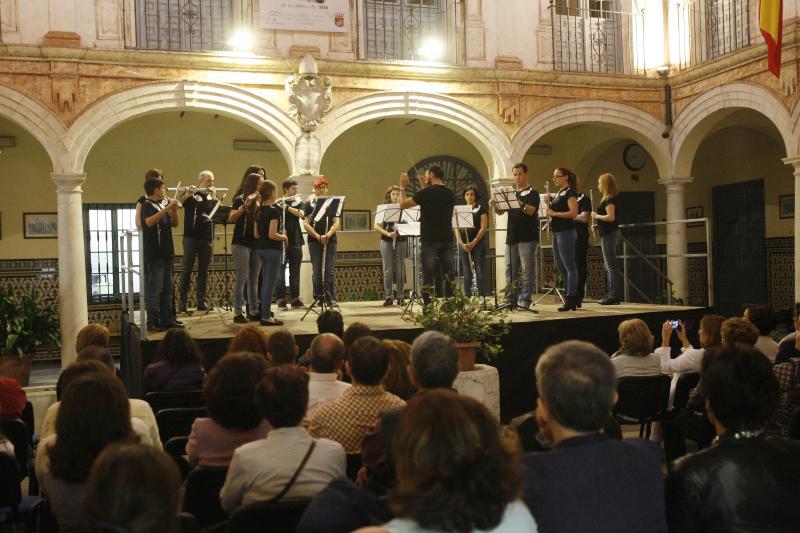 Las calles cobran vida en la Noche en Blanco