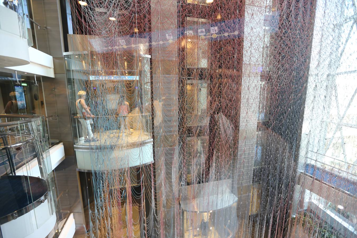 Fotos del &#039;Harmony of the Seas&#039;, el mayor crucero del mundo, en el puerto de Málaga