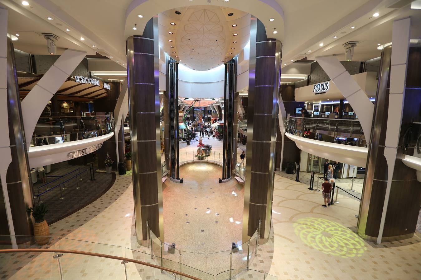 Fotos del &#039;Harmony of the Seas&#039;, el mayor crucero del mundo, en el puerto de Málaga