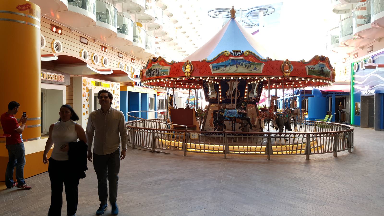 Fotos del &#039;Harmony of the Seas&#039;, el mayor crucero del mundo, en el puerto de Málaga