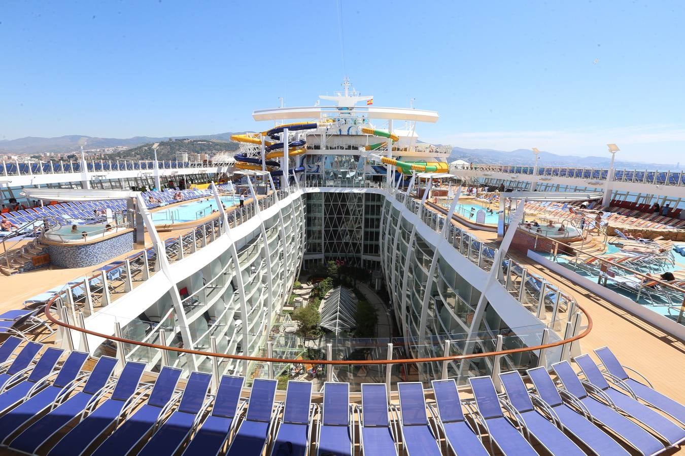 El &#039;Harmony of the seas&#039; visita el puerto de Málaga