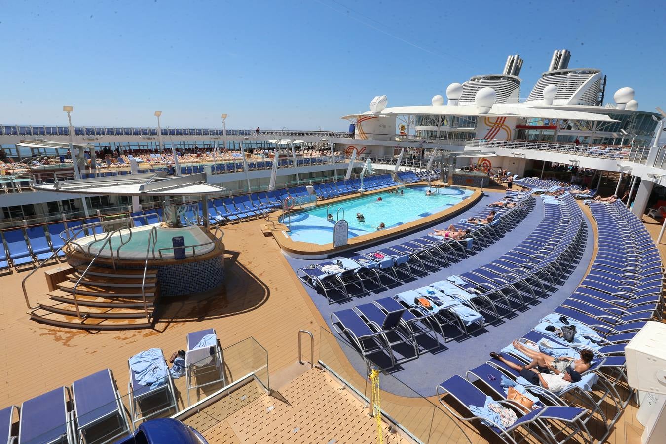 El &#039;Harmony of the seas&#039; visita el puerto de Málaga