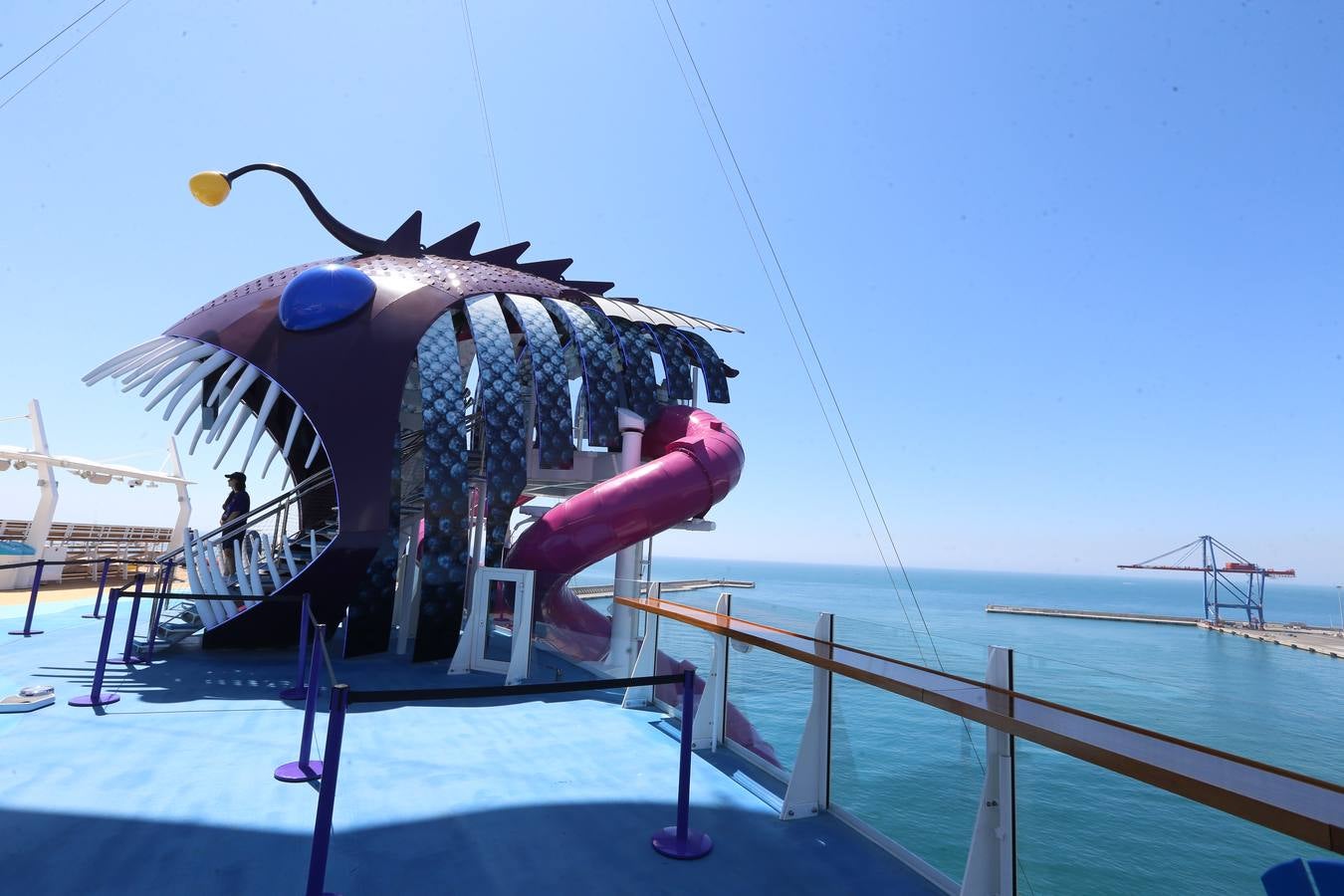 El &#039;Harmony of the seas&#039; visita el puerto de Málaga