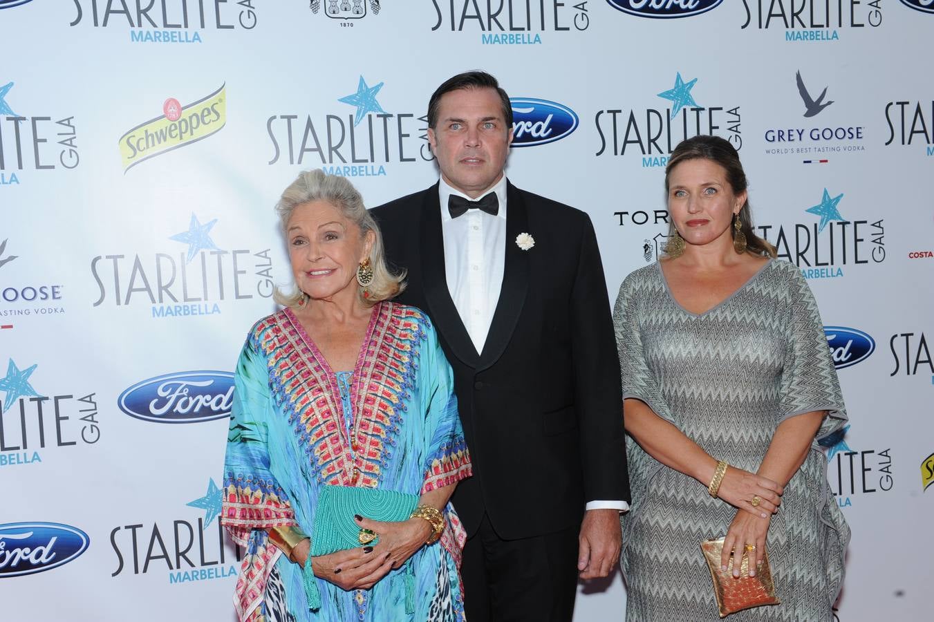 Las estrellas más solidarias en Starlite gala con Banderas