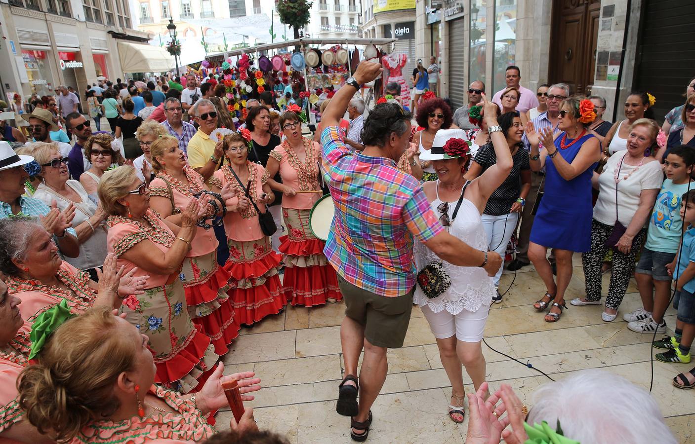 La Feria del Centro vive su lunes festivo con lleno