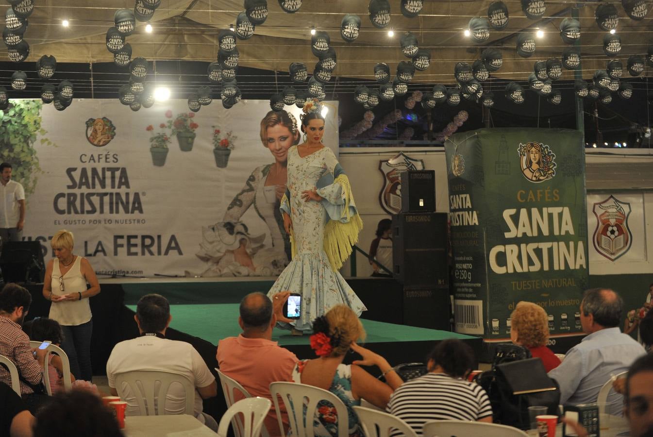 Pasarela de moda flamenca