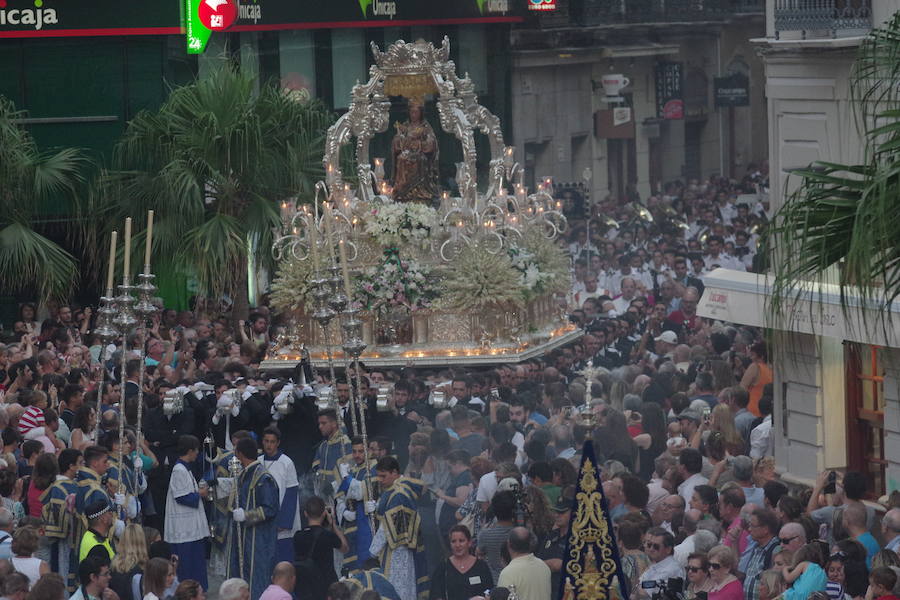 La Virgen de la Victoria procesiona por Málaga