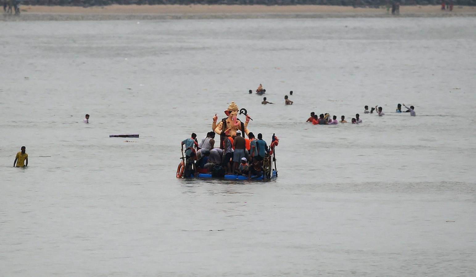 Festival hindú celebrado en honor del dios con cabeza de elefante (Ganesha)