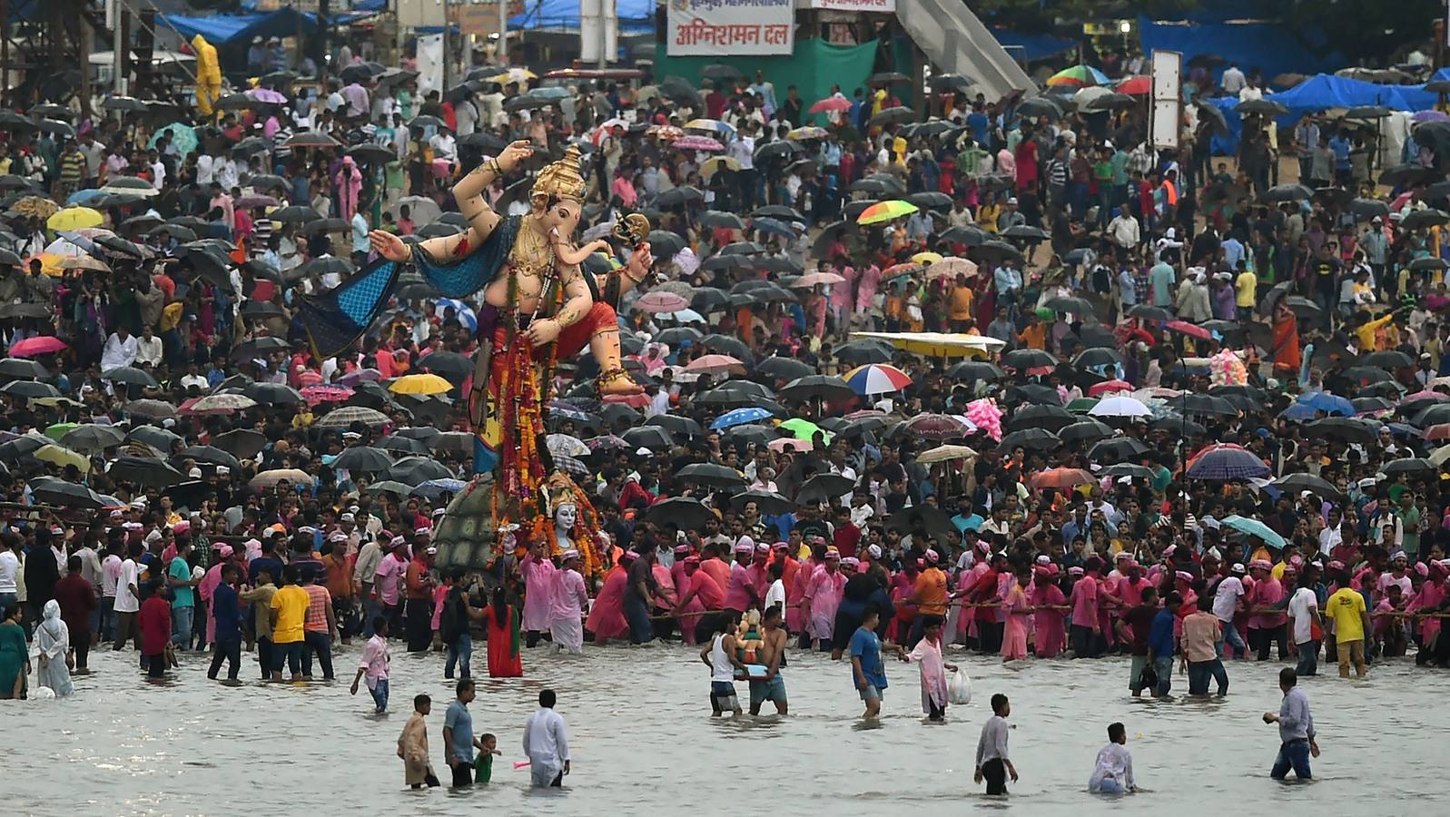 Festival hindú celebrado en honor del dios con cabeza de elefante (Ganesha)