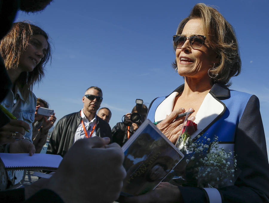 Sigourney Weaver y Oliver Stone llegan al Festival de San Sebastián